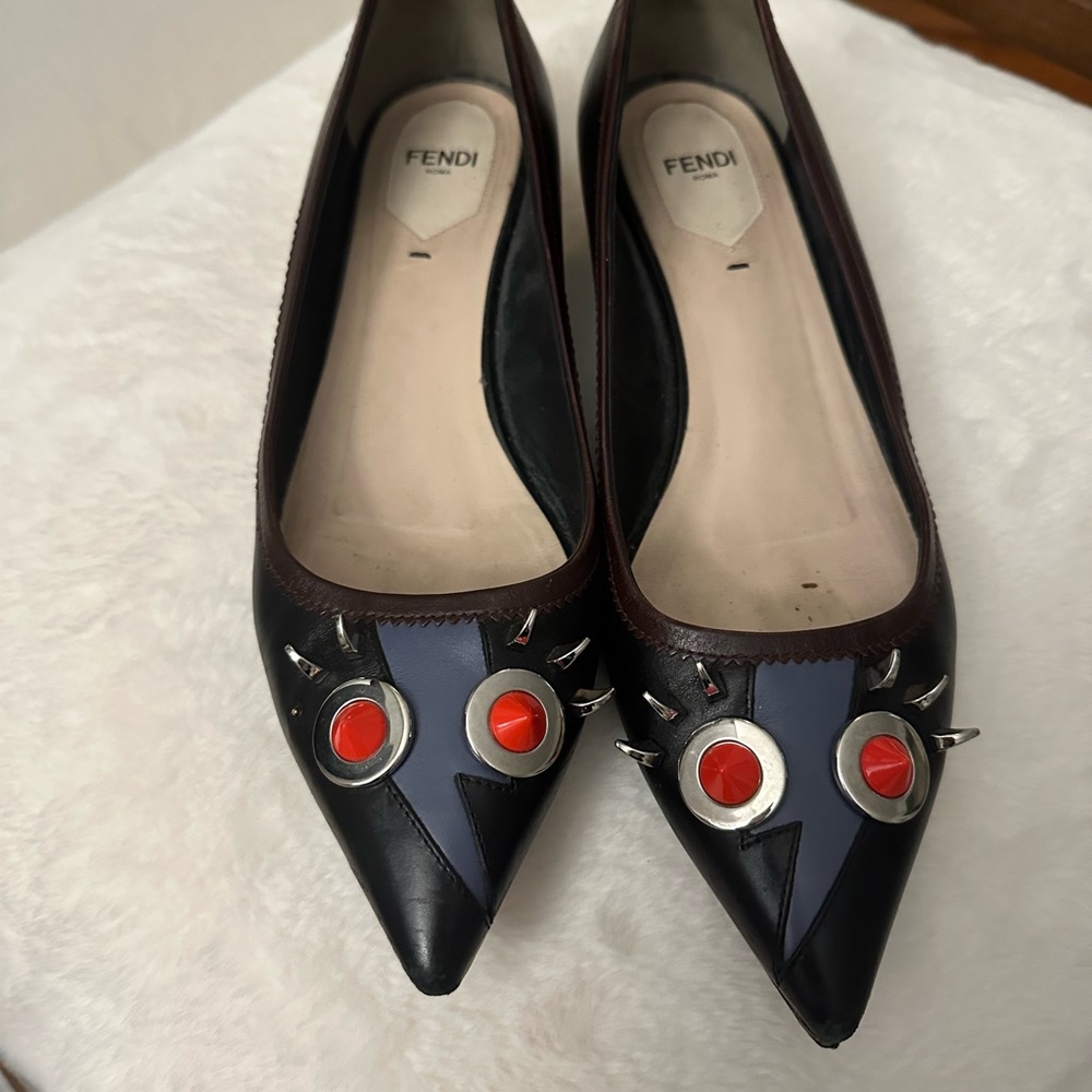 AUTHENTIC FENDI MONSTER FLAT sizes 9